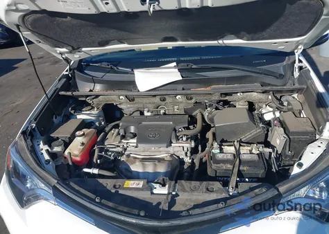 2017 Toyota Rav4 Xle z USA, uszkodzony, nr VIN JTMWFREV5HJ143436